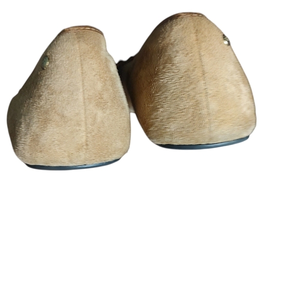 UGG Women's Tan Suede Slippers with Bow - Picture 6 of 6